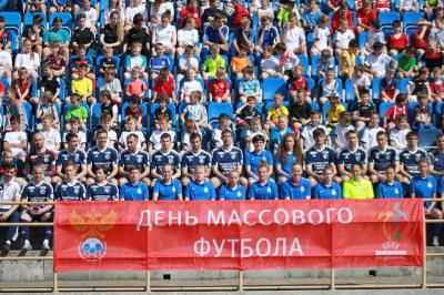 В Рязани на «Спартаке» прошёл футбольный матч поколений